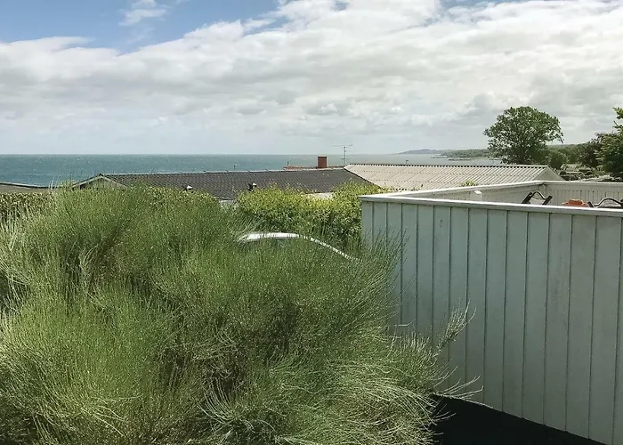 Сasa de vacaciones Three-bedroom In *